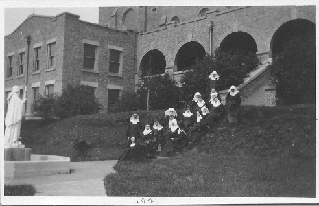 post card of Bettendorf Community 1921 